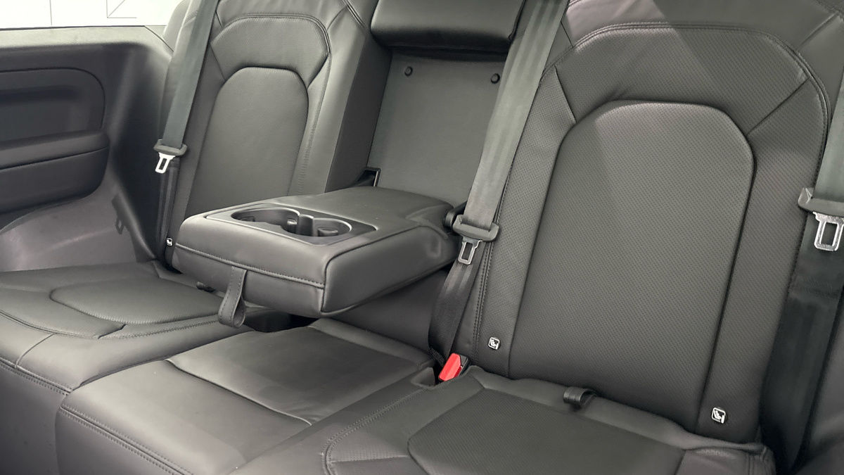 Land Rover Defender 90 Urban Image 9