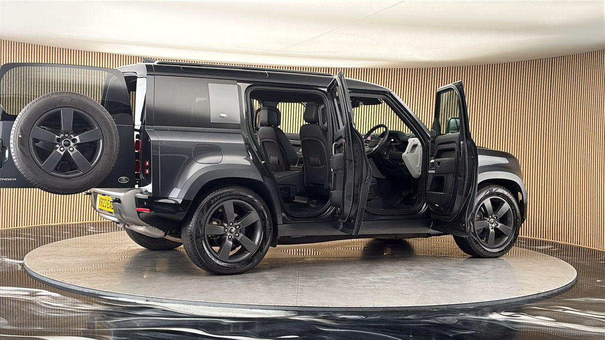 More views of Land Rover Defender 110