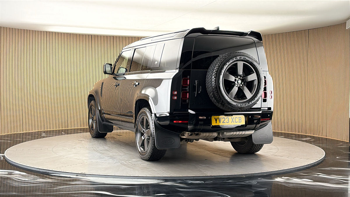 More views of Land Rover Defender 110