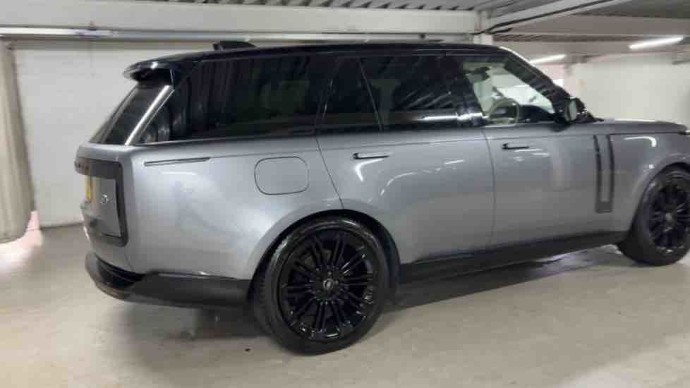 More views of Land Rover Range Rover