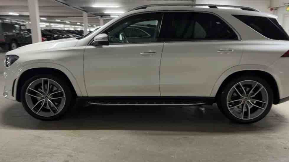 More views of Mercedes-Benz GLE
