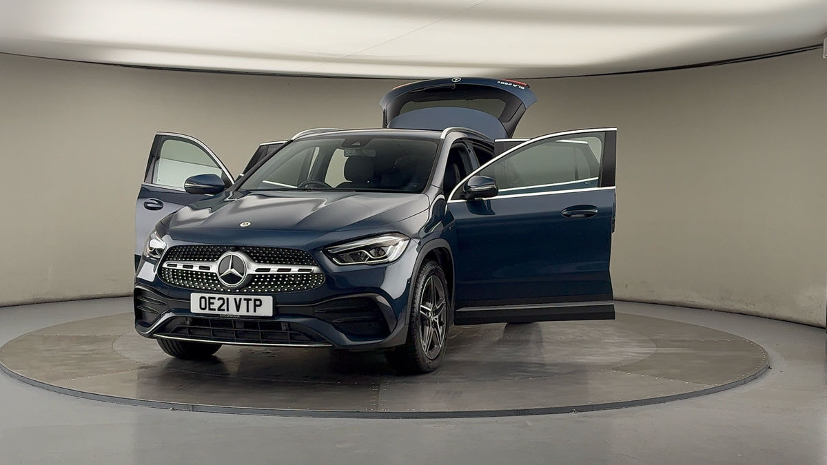 More views of Mercedes-Benz GLA