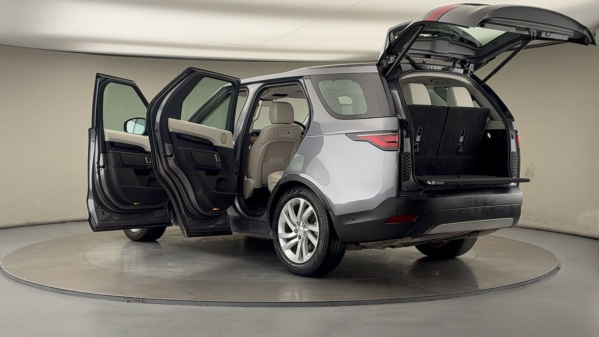 More views of Land Rover Discovery