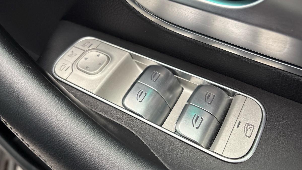 Mercedes-Benz GLE Image 29