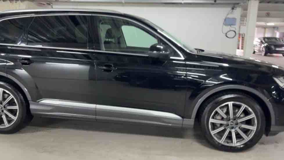 More views of Audi Q7