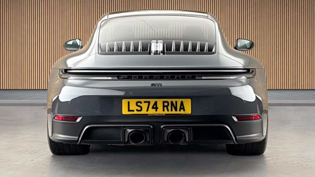 Porsche 911 Image 4