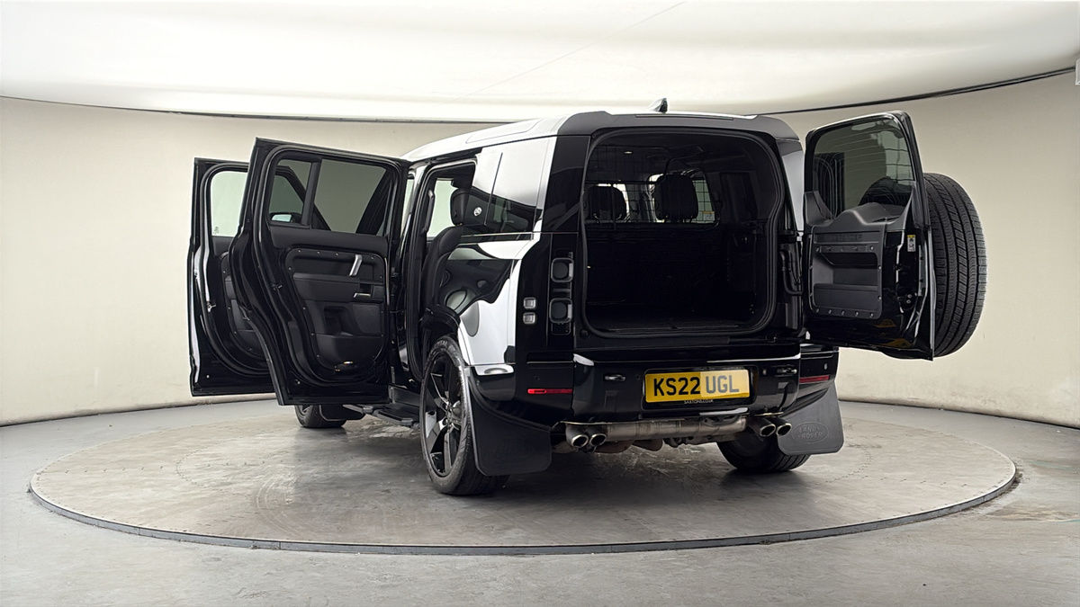 More views of Land Rover Defender 110