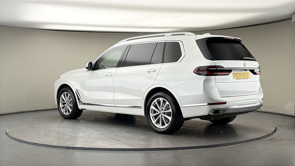 More views of BMW X7