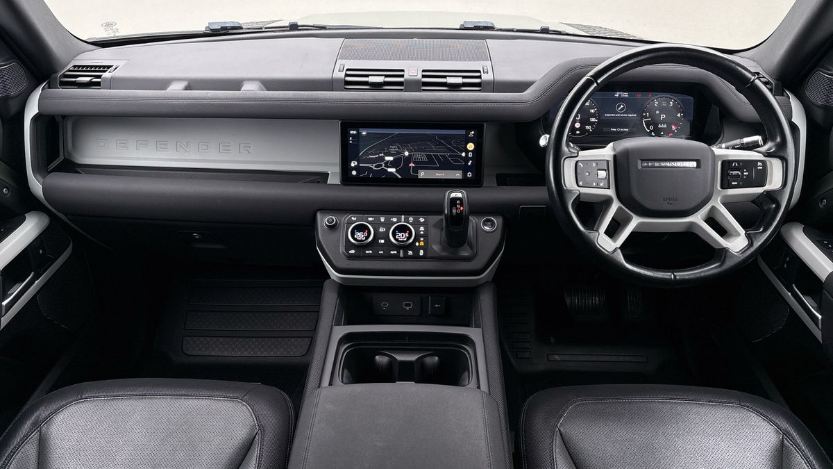 Land Rover Defender 110 Image 12