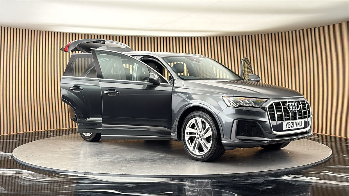 More views of Audi Q7