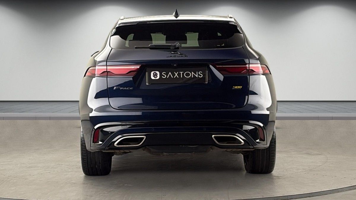 Jaguar F-PACE Image 4