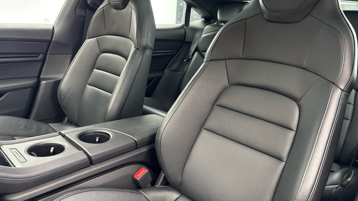 Porsche Taycan Image 8