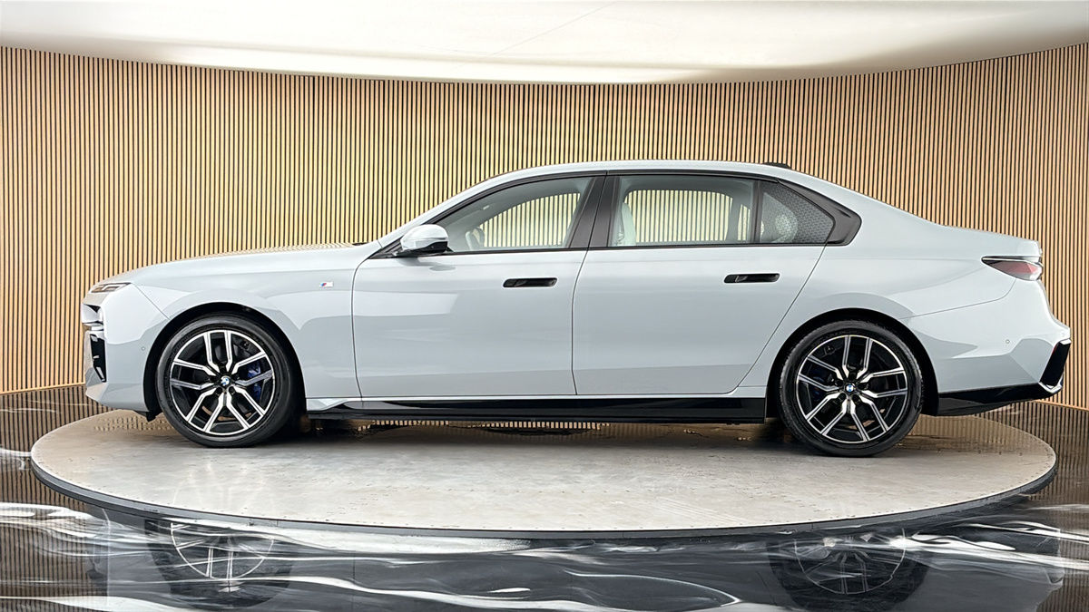BMW i7 Image 15