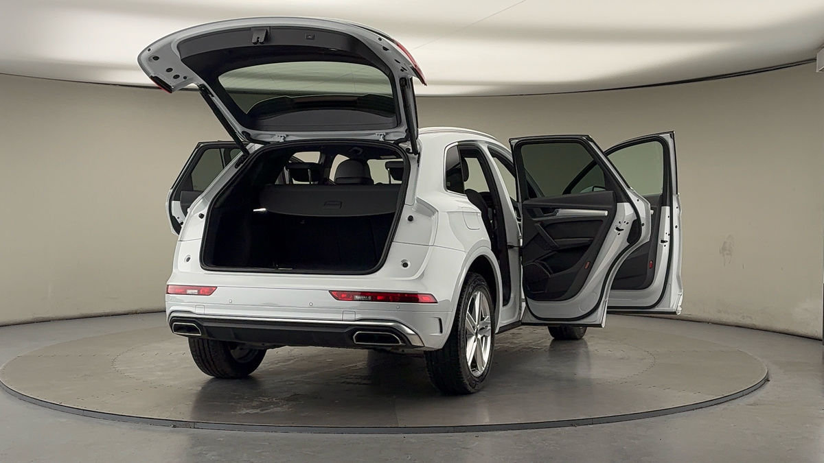 More views of Audi Q5