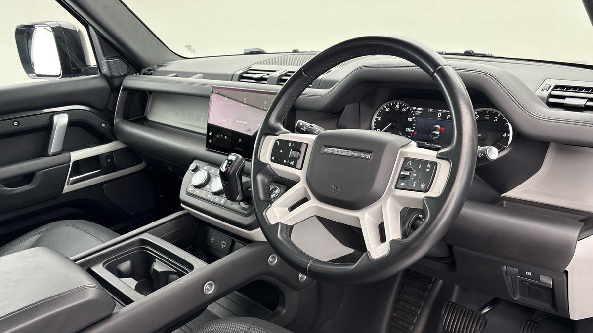 Land Rover Defender 90 Image 5