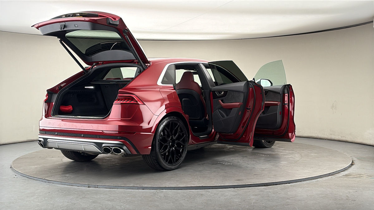 More views of Audi SQ8