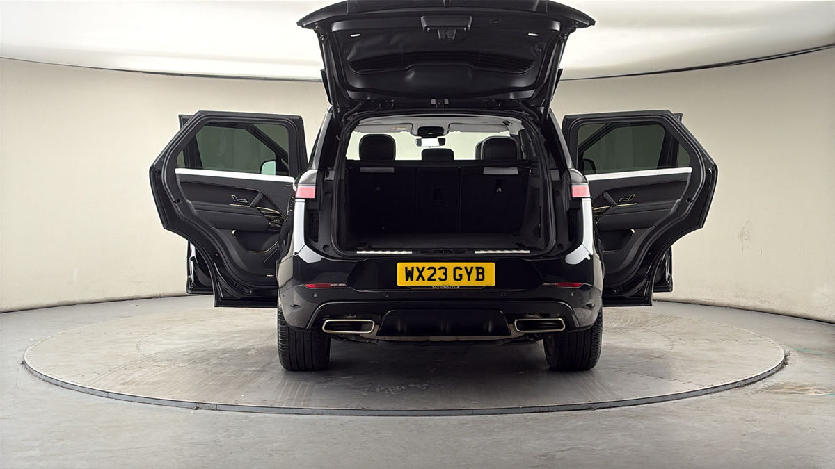 More views of Land Rover Range Rover Sport