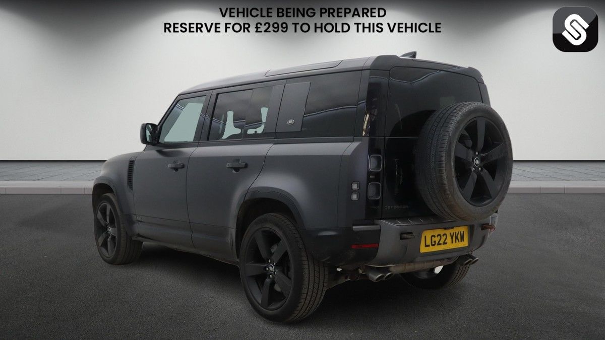 Land Rover Defender 110 Image 3