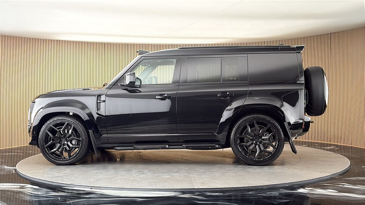 More views of Land Rover Defender 110