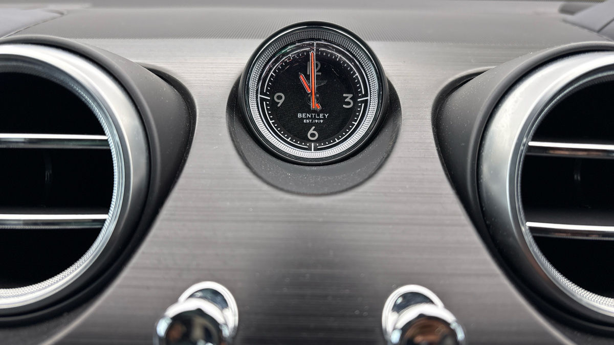 Bentley Bentayga Image 25