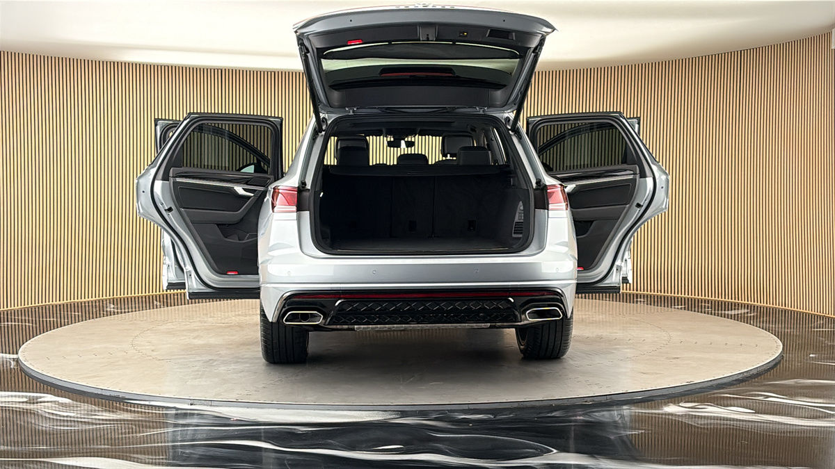 More views of Volkswagen Touareg