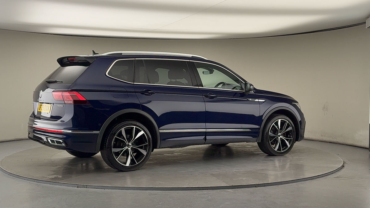 More views of Volkswagen Tiguan Allspace