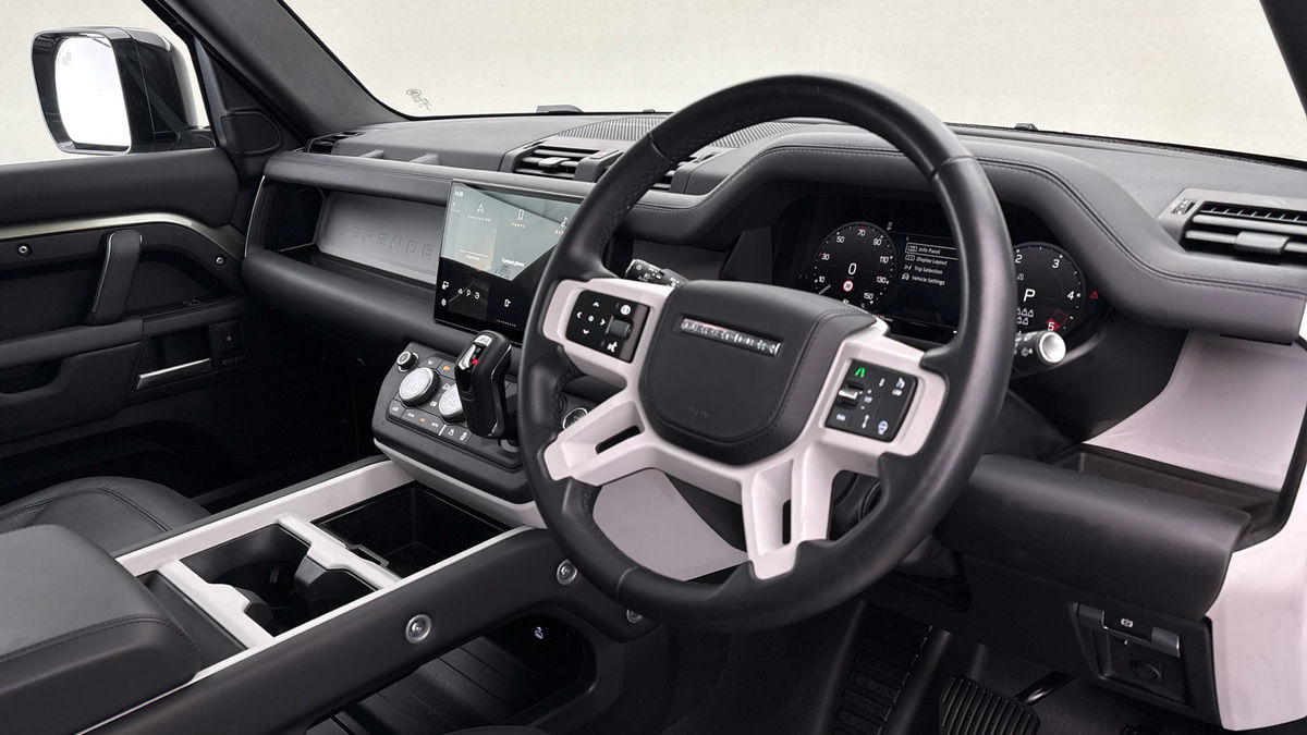 Land Rover Defender 110 Urban Image 5
