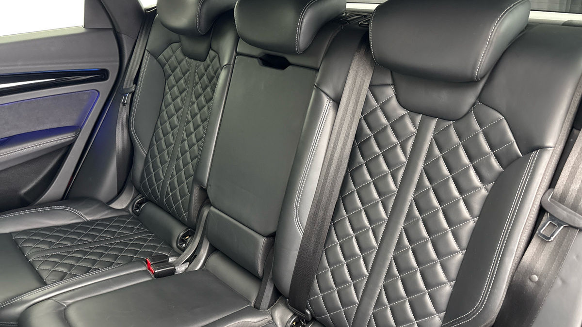 Audi Q5 Image 8