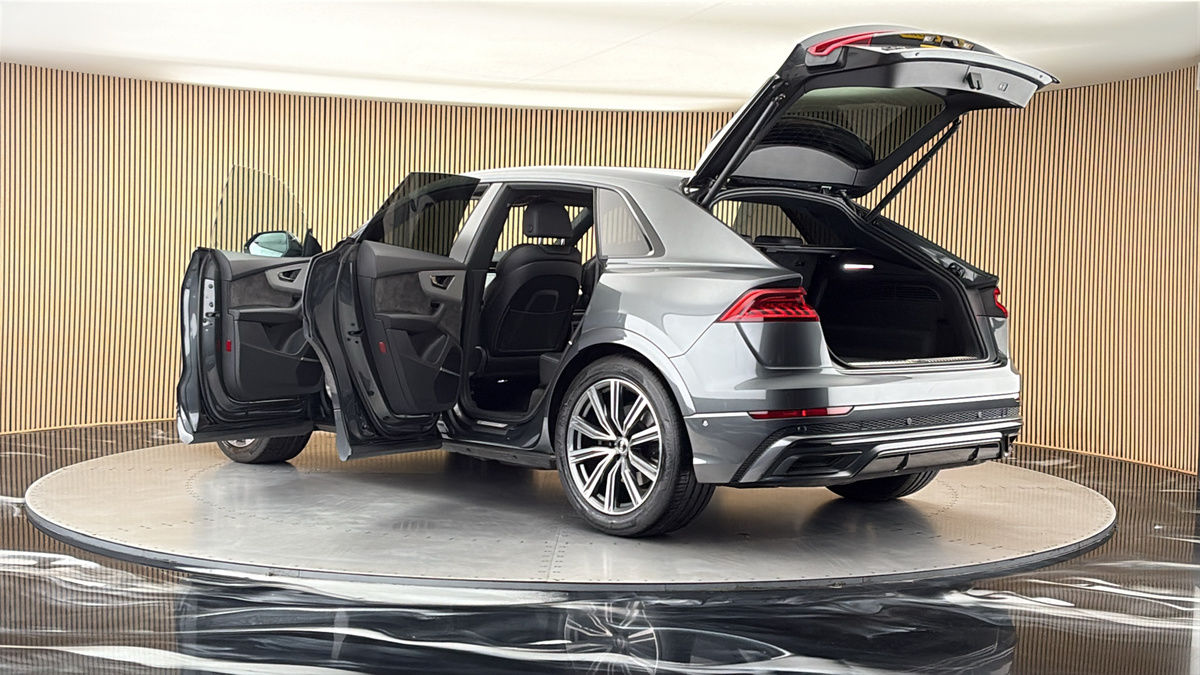 More views of Audi Q8