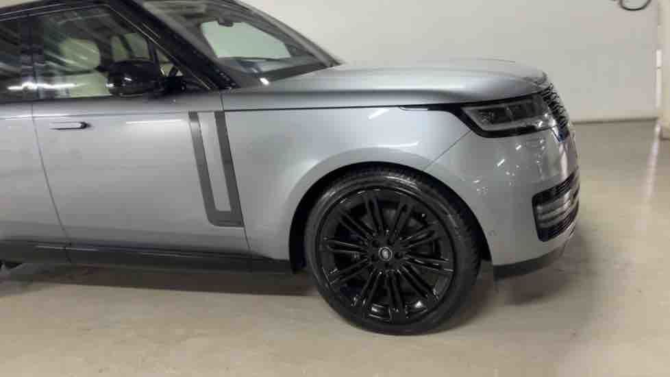 More views of Land Rover Range Rover
