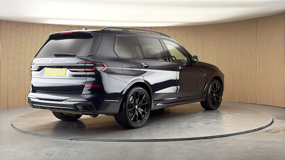 More views of BMW X7