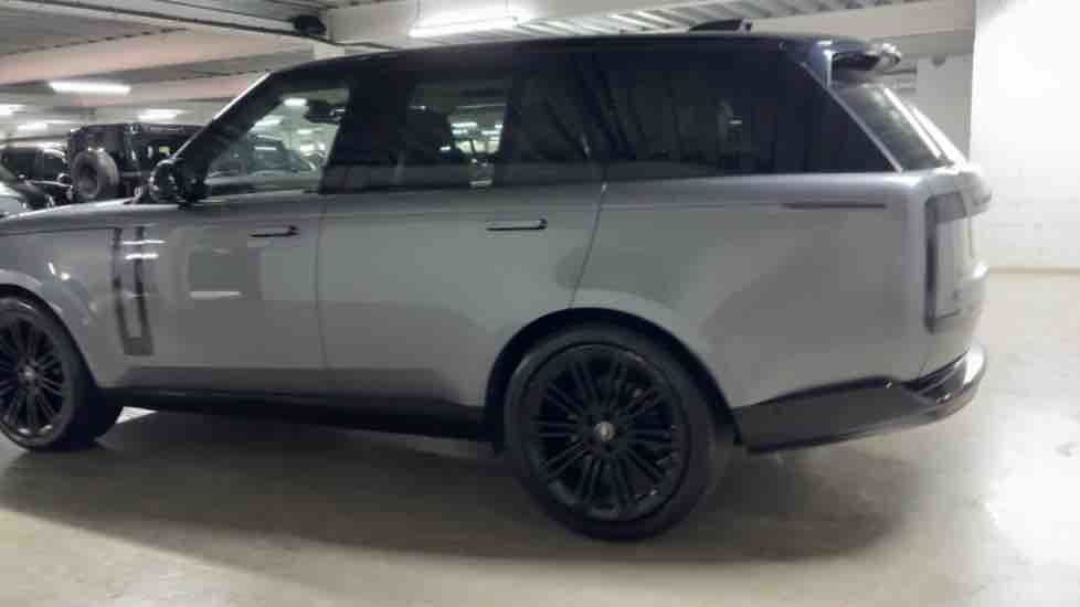More views of Land Rover Range Rover