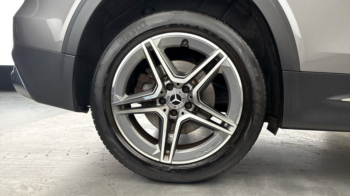 Mercedes-Benz GLB Image 10