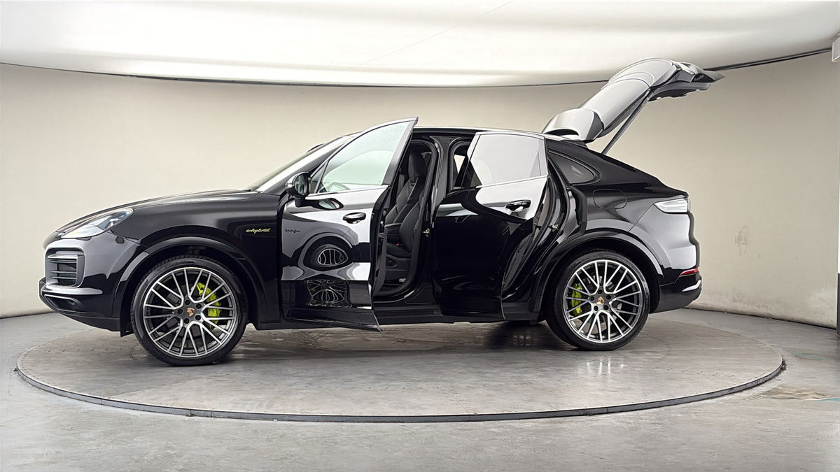More views of Porsche Cayenne