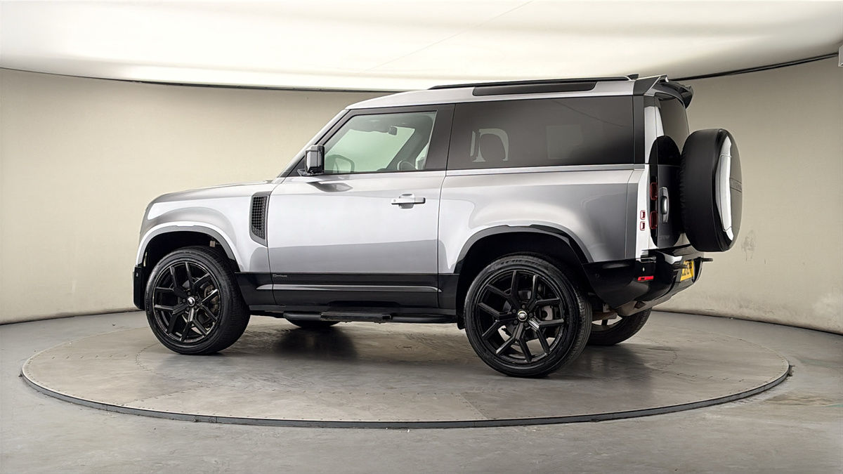 More views of Land Rover Defender 90