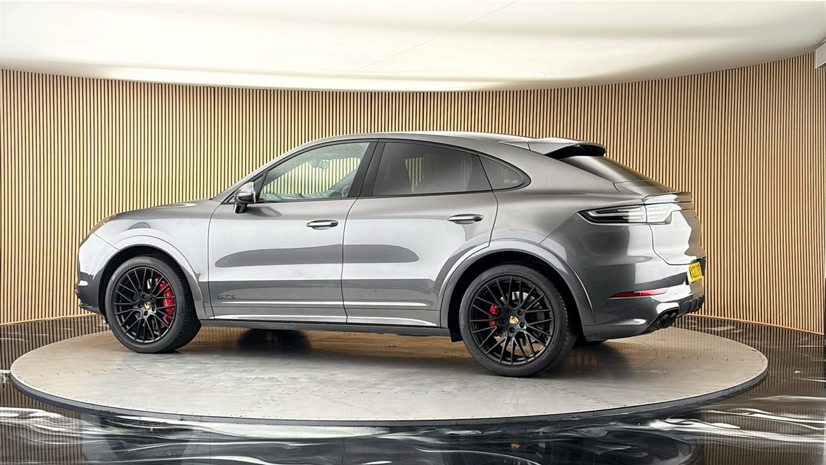 More views of Porsche Cayenne