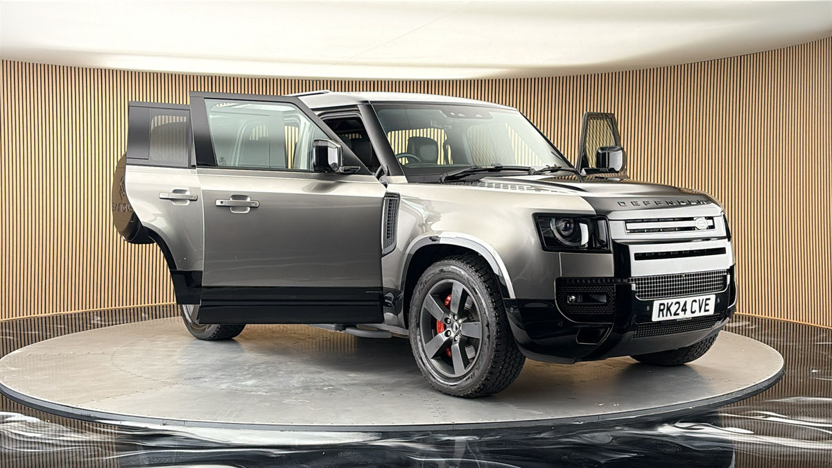 More views of Land Rover Defender 110