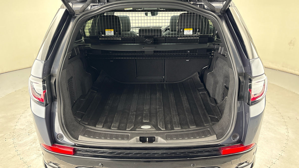 Land Rover Discovery Sport Image 11