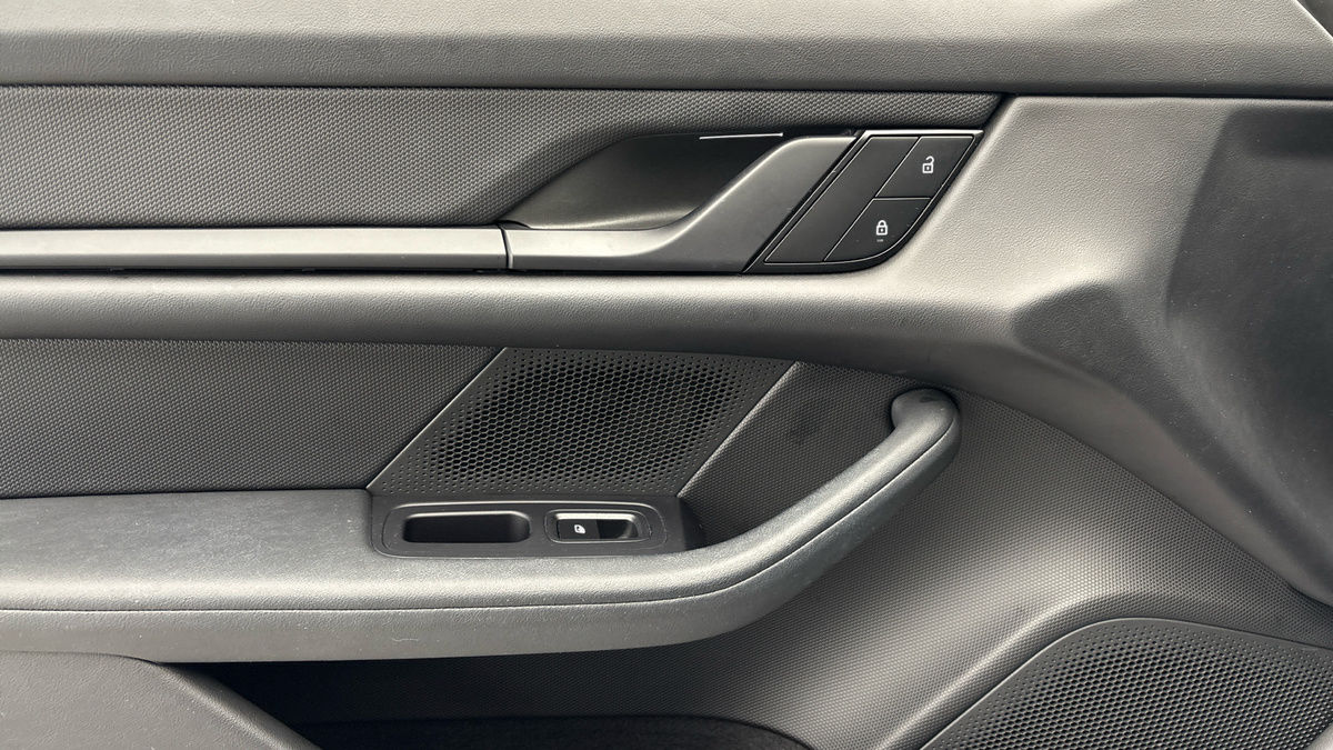 Porsche Taycan Image 19