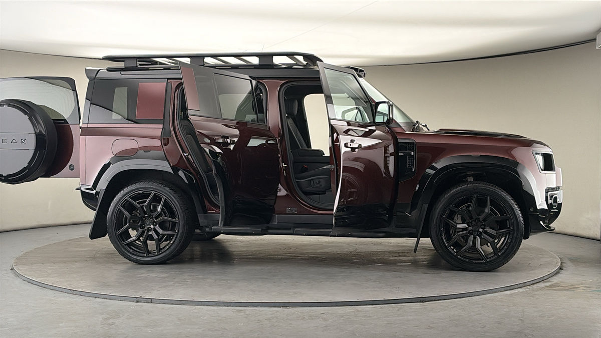 More views of Land Rover Defender 110