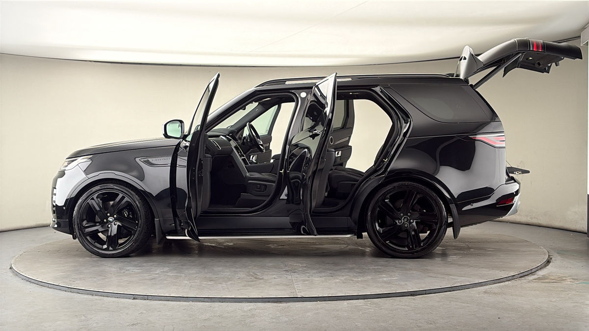 More views of Land Rover Discovery
