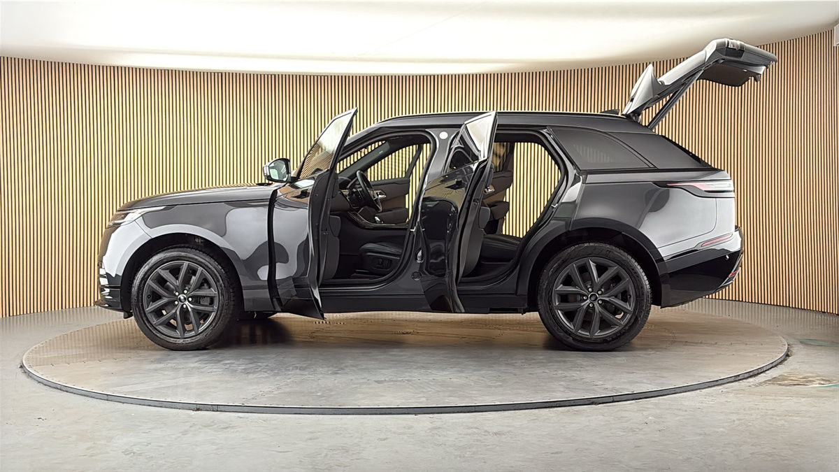 More views of Land Rover Range Rover Velar