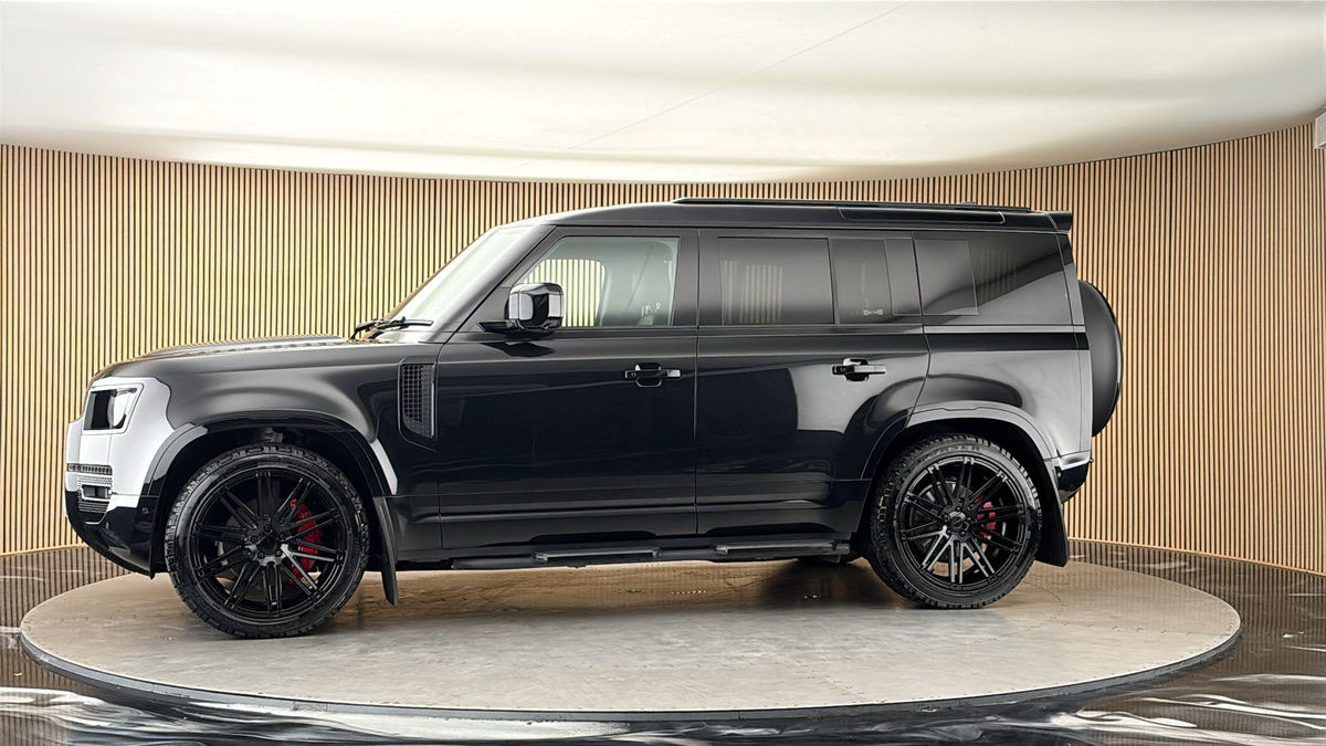 More views of Land Rover Defender 110