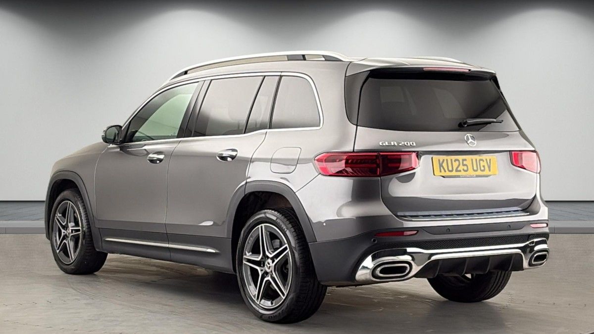 Mercedes-Benz GLB Image 2