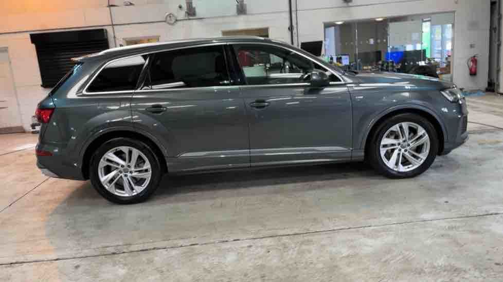 More views of Audi Q7