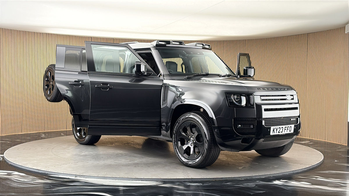 More views of Land Rover Defender 110