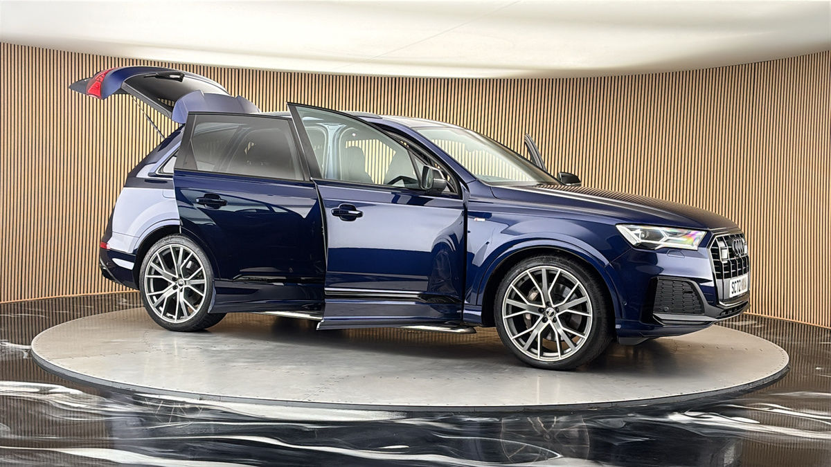 More views of Audi Q7