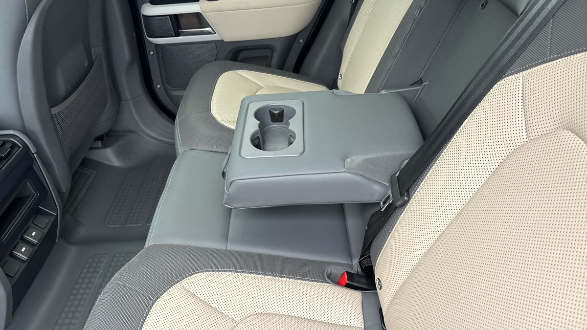 Land Rover Defender 110 Urban Image 9