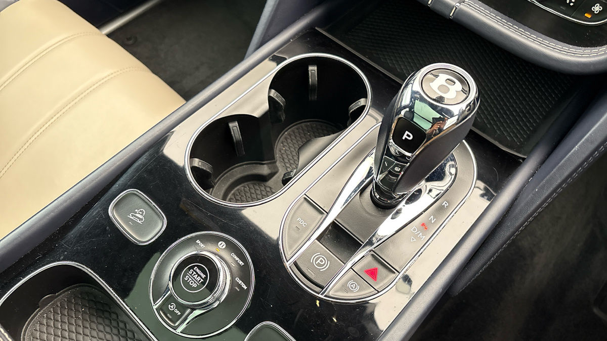 Bentley Bentayga Image 26