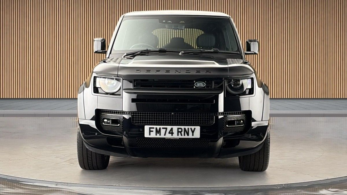 Land Rover Defender 110 Image 3